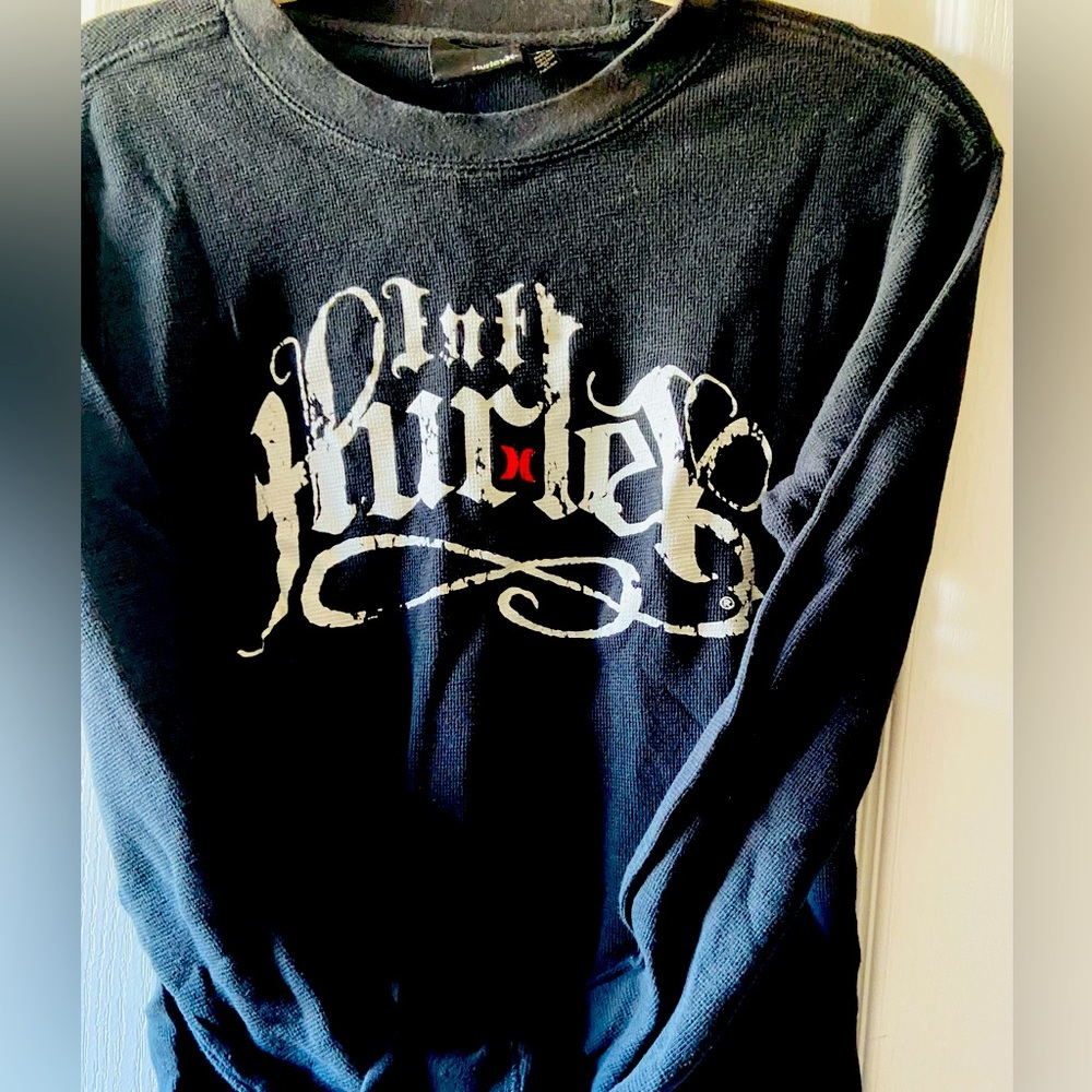 Men's Hurley Int logo henley waffle style shirt -- Medium
